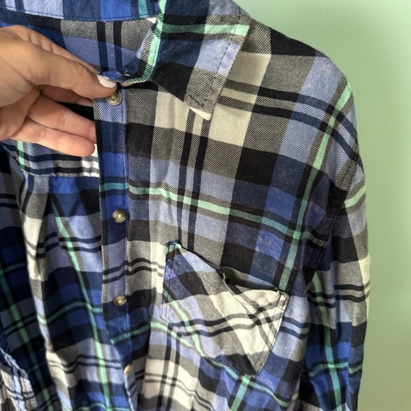 American Eagle Outfitters Plaid Boyfriend Shirt Women’s Size Large - Picture 3 of 4